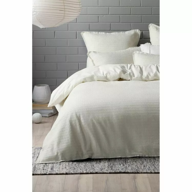 Dri Glo Glenelg Quilt Cover Set White 4 Dri Glo Glenelg Quilt Cover Set White - Image 2