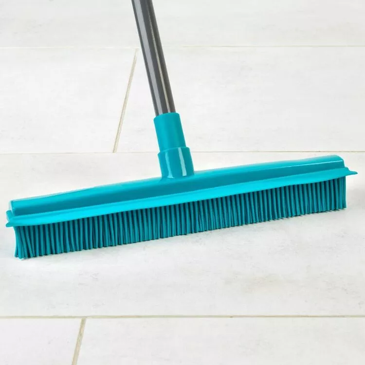 Beldray Pet Plus Rubber Head Broom 6 Beldray Pet Plus Rubber Head Broom - Image 4
