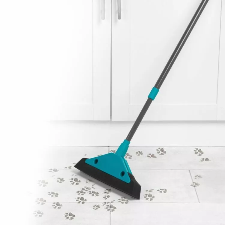 Beldray Pet Plus One Sweep Foam Broom 5 Beldray Pet Plus One Sweep Foam Broom - Image 3